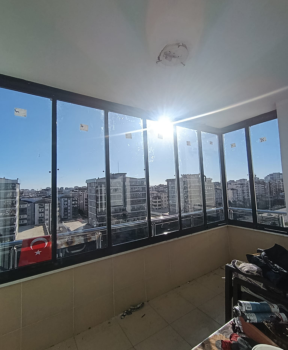 Cam Balkon